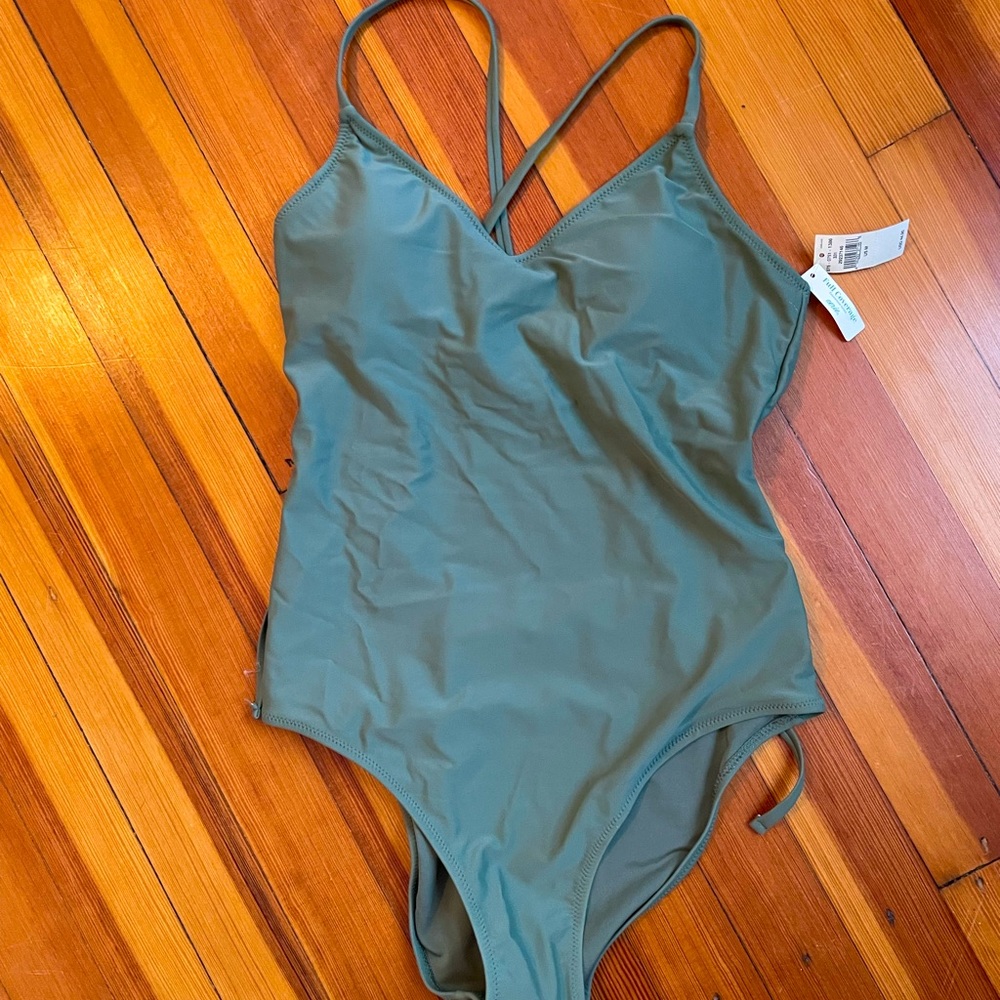 NWT Aerie Swimsuit in M. Never worn!